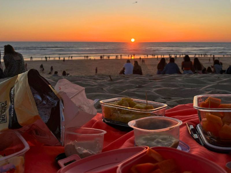 Un apéro-sunset à la plage de Biscarrosse, dans les Landes