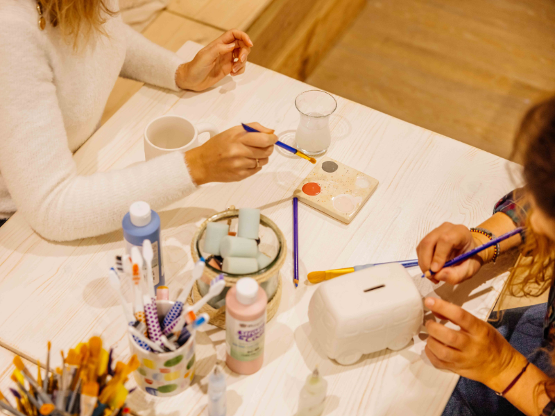 Peinture sur céramique, une activité à faire en hiver à Biscarrosse