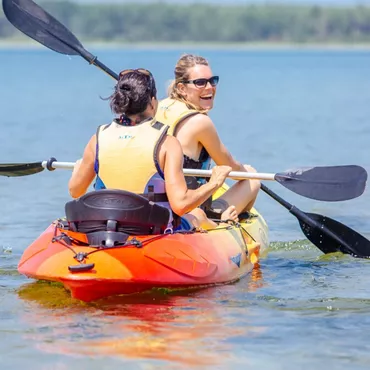 On a testé le canoë-kayak et la voile sur le lac de Biscarrosse-Sanguinet