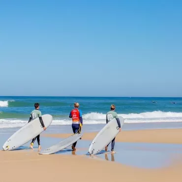 On a testé le surf à Bisca