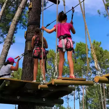 Parentis Aventure Tree climbing park