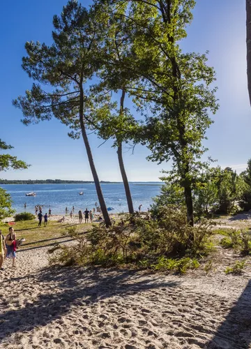 A romantic stroll to the secret beach of Caton in Sanguinet