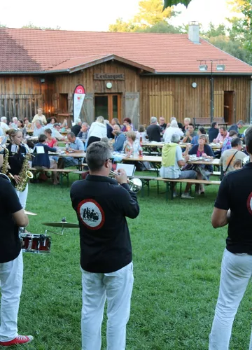 Repas landais avec animation banda