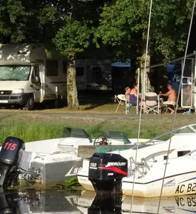aire-camping-car-ste-eulalie-en-born