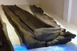Pirogue en chàne 4000 ans d'Ége