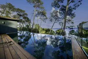 Piscine avec vue