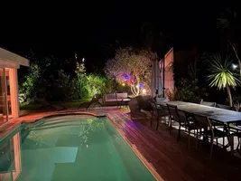 10. photo guirlande salon table piscine sept 24