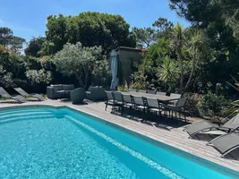 2. vue pano salon table exterieur 06_2024