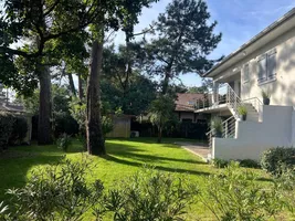 9. vue maison devant haie laurier nov 24