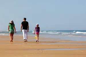 bisca-famille-mer-plage